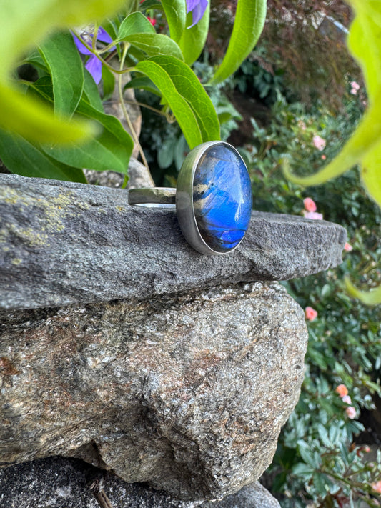 Handmade sterling silver labradorite ring, alternate view