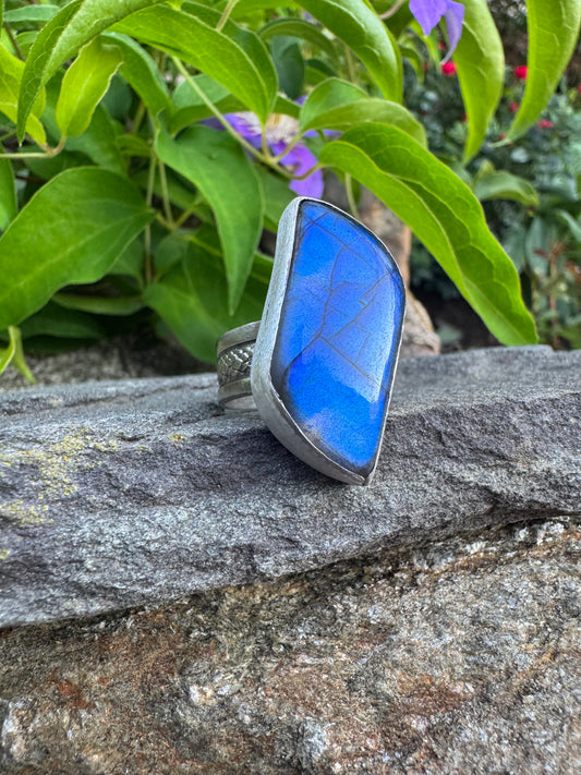 Handmade sterling silver labradorite ring, alternate view