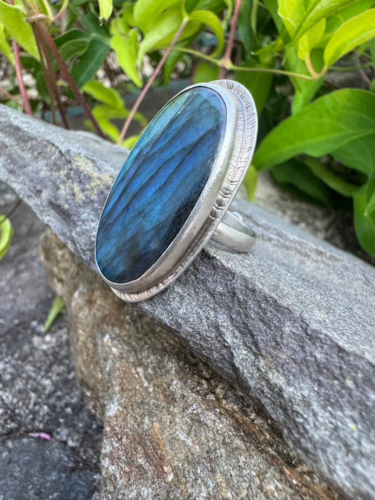 Handmade sterling silver labradorite ring, alternate view