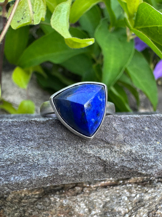 Handmade sterling silver lapis trillion ring, front view