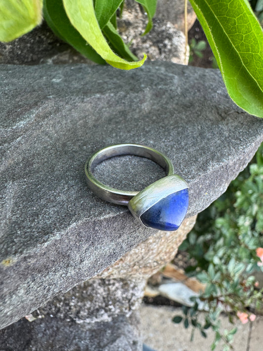 Handmade sterling silver lapis trillion ring, alternate view