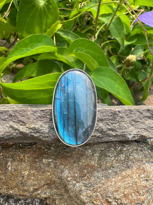 Handmade sterling silver labradorite ring with full blue flash, front view