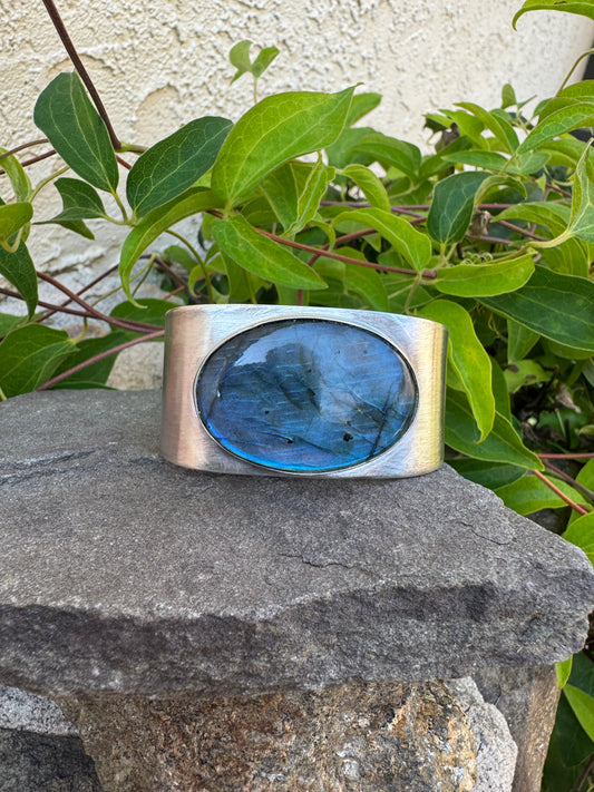 Handmade sterling silver labradorite cuff bracelet in polished sterling silver, front view