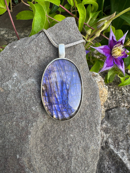 Handmade sterling silver violet-flash labradorite oval pendant, front view