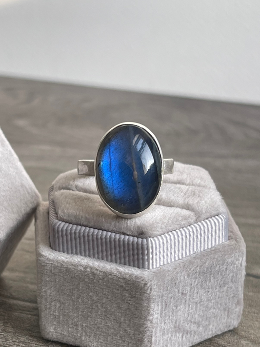 Handmade sterling silver labradorite oval ring, alternate view